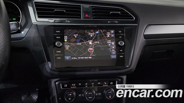 Volkswagen Tiguan 2020 — photo 18