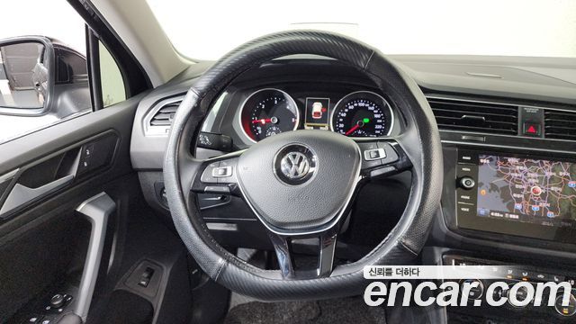 Volkswagen Tiguan 2020 — photo 19