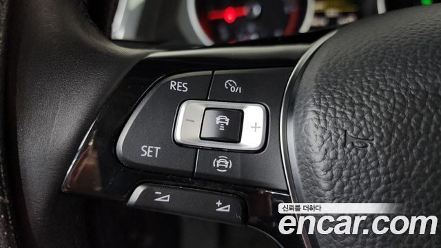 Volkswagen Tiguan 2020 — photo 21