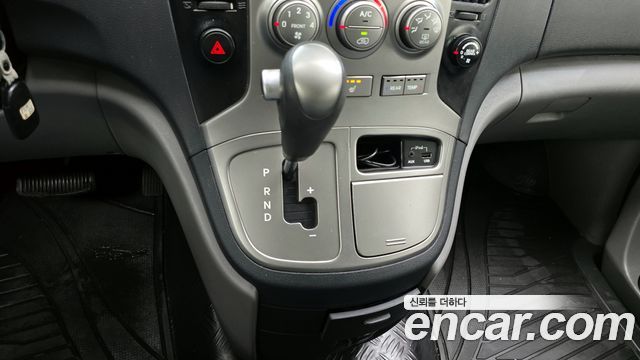 Hyundai Starex 2015 — photo 12