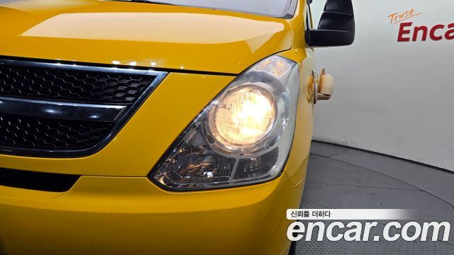 Hyundai Starex 2015 — photo 8
