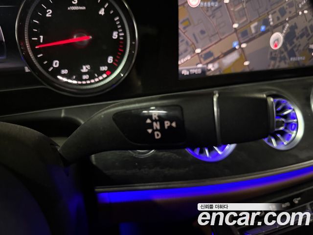 Mercedes-Benz E-Class 2019 — photo 9