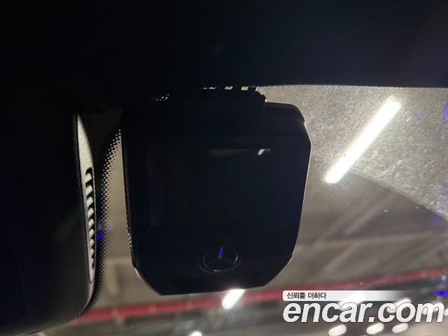 Mercedes-Benz E-Class 2019 — photo 17