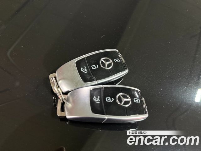 Mercedes-Benz E-Class 2019 — photo 20