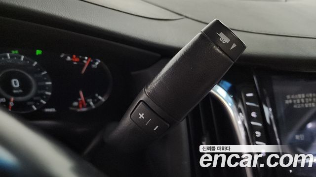 Cadillac Escalade 2018 — photo 12