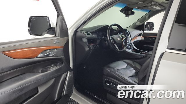 Cadillac Escalade 2018 — photo 13