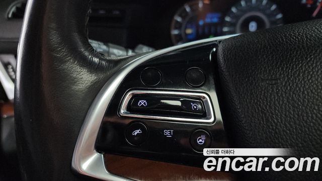 Cadillac Escalade 2018 — photo 21