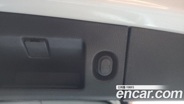 Cadillac Escalade 2018 — photo 23