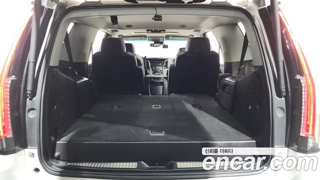 Cadillac Escalade 2018 — photo 24