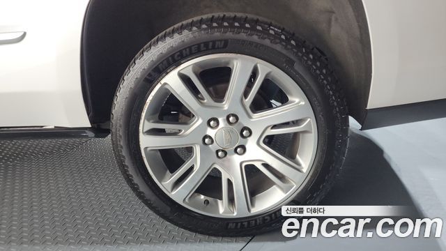 Cadillac Escalade 2018 — photo 7