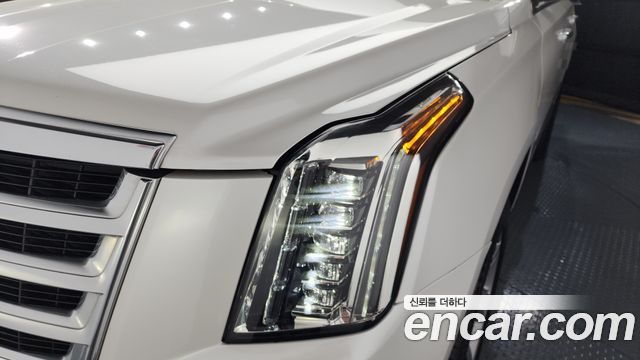 Cadillac Escalade 2018 — photo 8