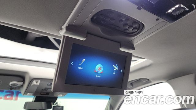 Cadillac Escalade 2018 — photo 27