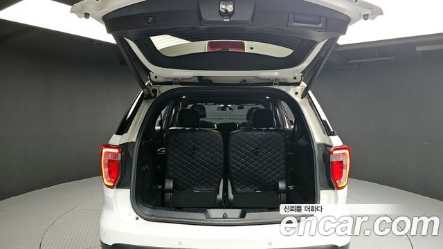 Ford Explorer 2017 — photo 20