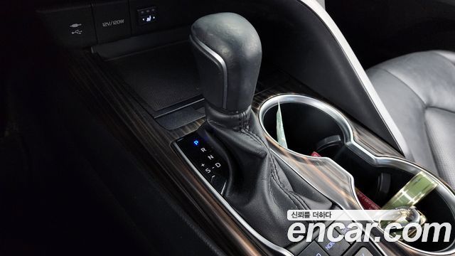 Toyota Camry 2018 — photo 9