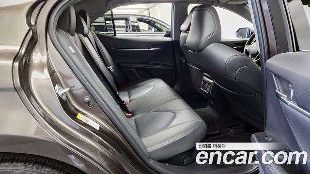 Toyota Camry 2018 — photo 12