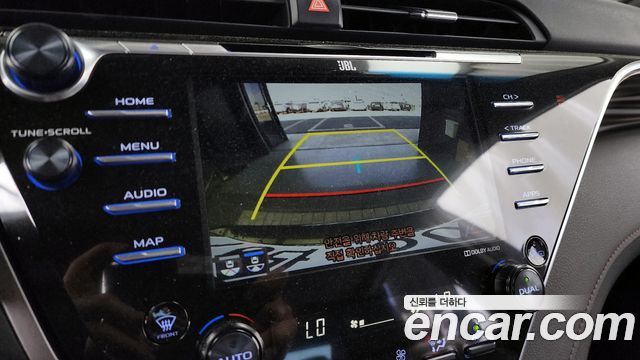 Toyota Camry 2018 — photo 15