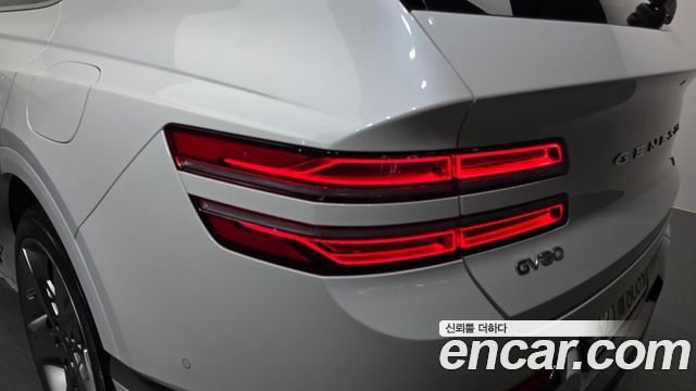 Genesis GV80 2023 — photo 9