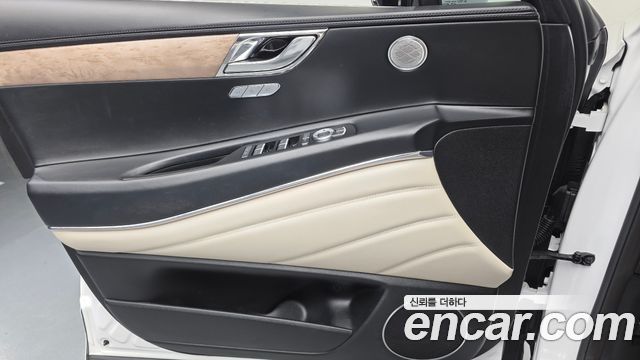 Genesis GV80 2023 — photo 14
