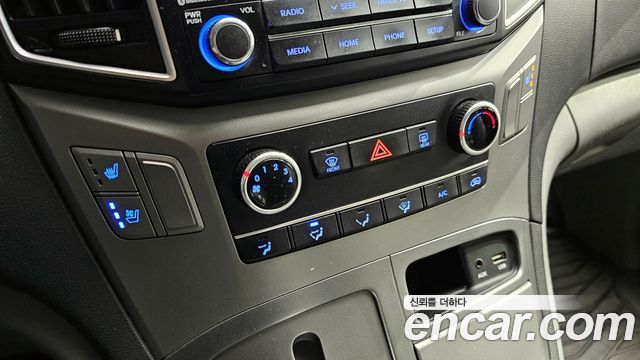 Hyundai Starex 2020 — photo 19