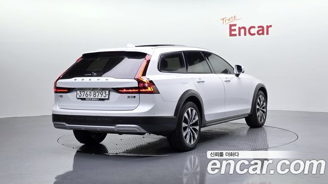 Volvo V90 2021 — photo 2