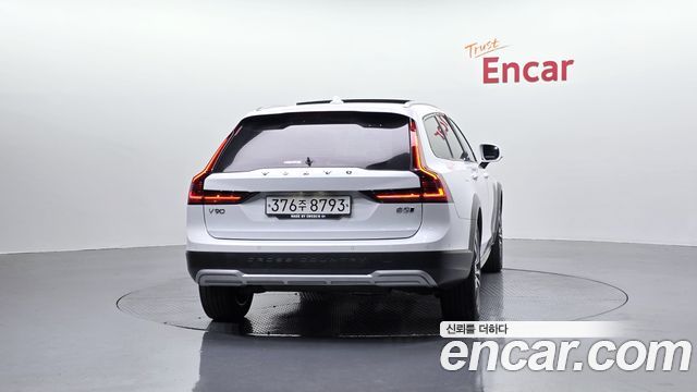 Volvo V90 2021 — photo 4