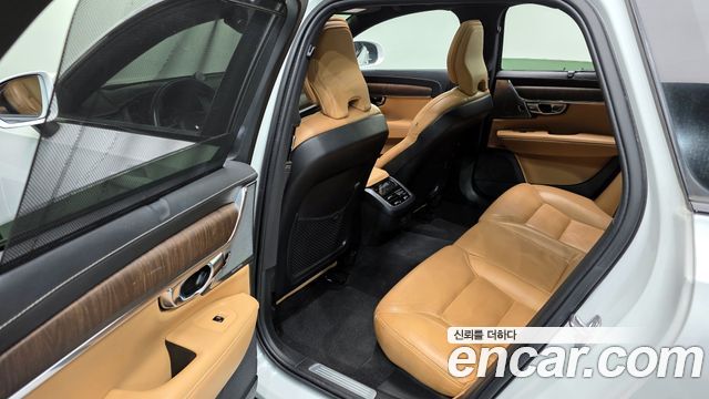 Volvo V90 2021 — photo 18