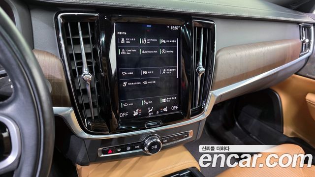 Volvo V90 2021 — photo 21
