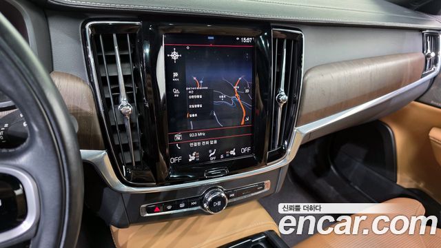Volvo V90 2021 — photo 22