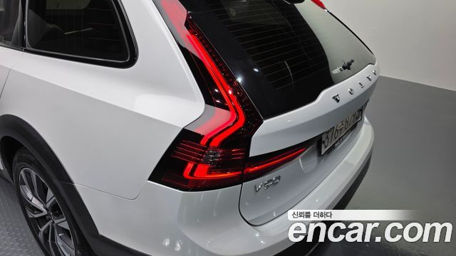 Volvo V90 2021 — photo 9