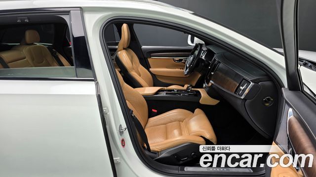 Volvo V90 2021 — photo 16