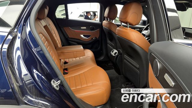 Mercedes-Benz GLC-Class 2022 — photo 12