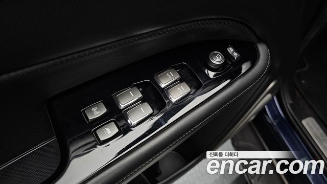 KG Mobility Rexton 2018 — photo 16