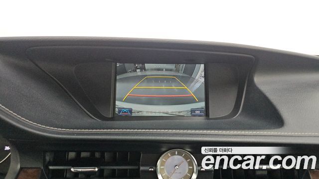 Lexus ES 2014 — photo 13