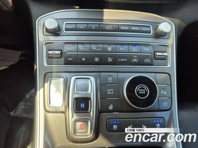 Hyundai Santafe 2021 — photo 11