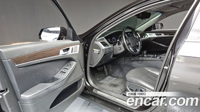 Genesis G80 2018 — photo 10