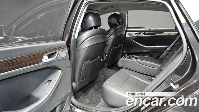 Genesis G80 2018 — photo 11