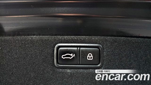 Genesis G80 2018 — photo 18