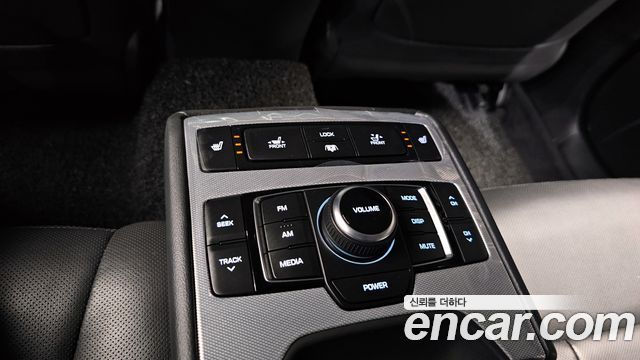 Genesis G80 2018 — photo 19