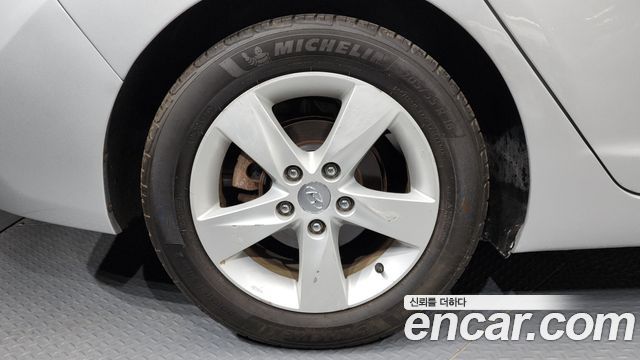 Hyundai AVANTE 2014 — photo 5