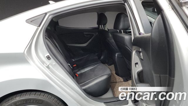 Hyundai AVANTE 2014 — photo 11