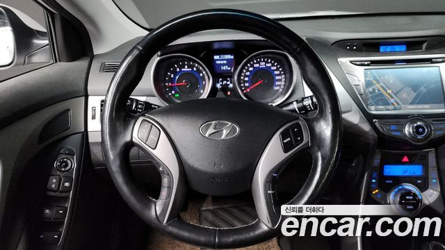 Hyundai AVANTE 2014 — photo 16