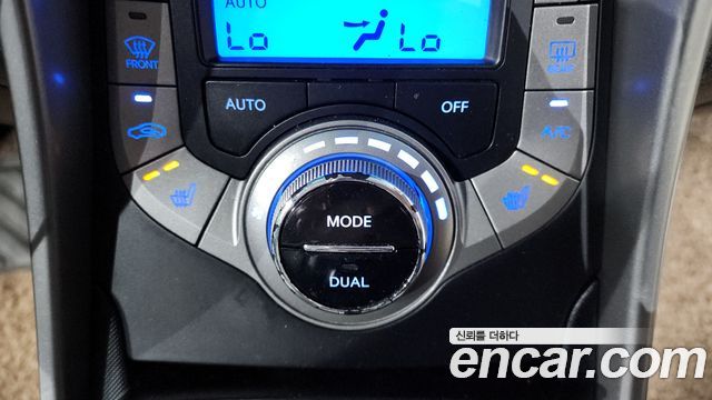 Hyundai AVANTE 2014 — photo 19