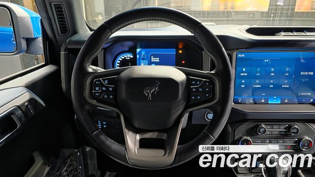 Ford Bronco 2022 — photo 19