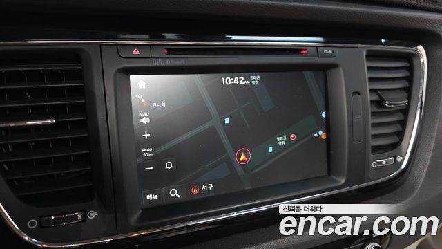 Kia Canival 2017 — photo 15