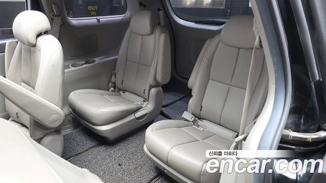 Kia Canival 2017 — photo 19