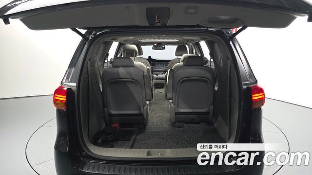 Kia Canival 2017 — photo 20