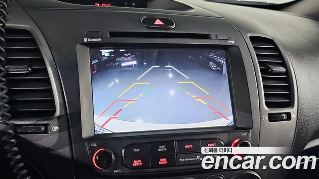 Kia K3 2016 — photo 20