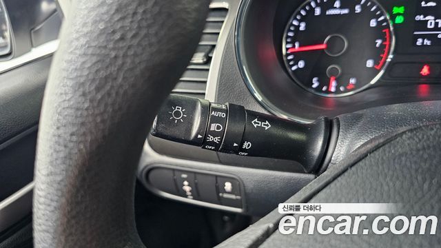 Kia K3 2016 — photo 26