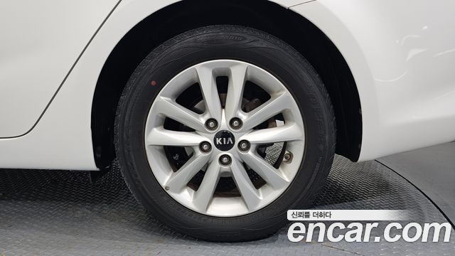 Kia K3 2016 — photo 7