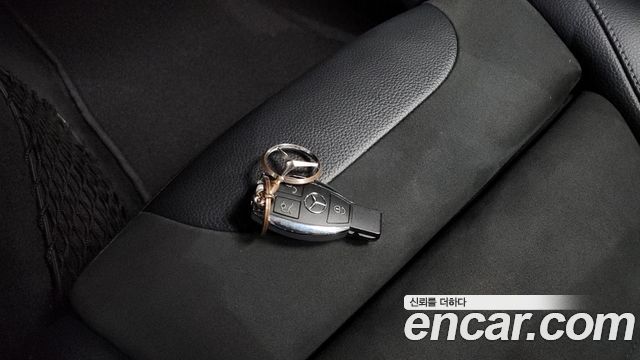 Mercedes-Benz GLC-Class 2019 — photo 12